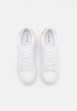 Pier One Unisexo UNISEX - Zapatillas - White/gold -Pier One Tienda 28184df6b3d14e82806c33345f906ac4