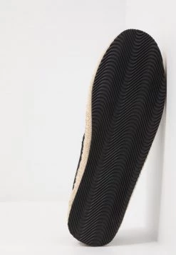 Pier One Unisexo RENA ESPADRILLE UNISEX - Alpargatas - Black -Pier One Tienda 3dfc448275e348a8b076241cb5cb12a4
