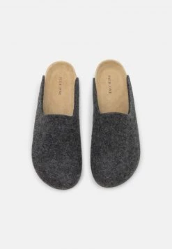 Pier One Unisexo UNISEX - Pantuflas - Dark Grey -Pier One Tienda 432dd18e964346df954b7e362219f772