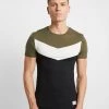 Pier One Hombre Camiseta Básica - Green/black -Pier One Tienda 486ab804b73b4fcbb6ad0ee492b96cd7