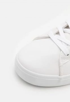 Pier One Unisexo UNISEX - Zapatillas Altas - White -Pier One Tienda 49e51f71fb3c48bcbd63369bd13f9015