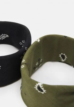 Pier One BANDANA 2 PACK UNISEX - Pañuelo - Black/olive, Unisexo 7 Pier One BANDANA 2 PACK UNISEX - Pañuelo - Black/olive, Unisexo -Pier One Tienda 512f7297665144c19a7a1aab3bfa056b