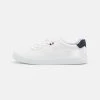 Pier One Unisexo UNISEX - Zapatillas - White -Pier One Tienda 53e18a30a2b2483f9e858dadbbf576b5