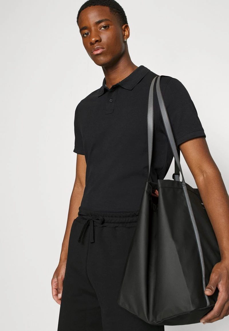 Pier One Hombre 3 PACK - Polo - Dark Blue/red/black 8 Pier One Hombre 3 PACK - Polo - Dark Blue/red/black - Imagen 6