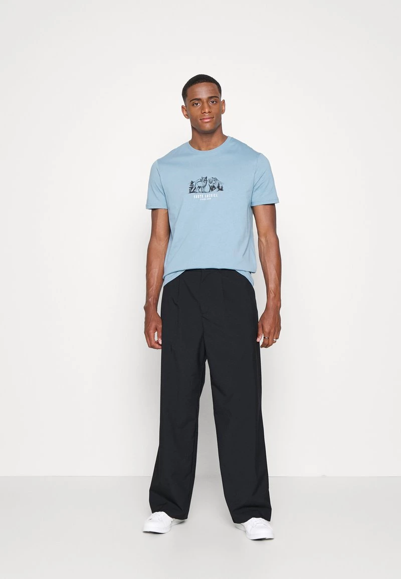 Pier One GRAPHIC T-SHIRT - Camiseta Estampada - Dark Blue, Hombre 4 Pier One GRAPHIC T-SHIRT - Camiseta Estampada - Dark Blue, Hombre - Imagen 2