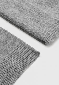 Pier One Unisexo SET UNISEX - Bufanda - Grey -Pier One Tienda 6d47543694ff4ec4bbab35d69256bce6