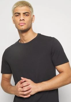 Pier One Hombre 7 PACK - Camiseta Básica - Black 12 Pier One Hombre 7 PACK - Camiseta Básica - Black -Pier One Tienda a537c665fcb548988df38d98a88a46a2