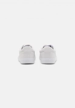 Pier One Unisexo UNISEX - Zapatillas - White 10 Pier One Unisexo UNISEX - Zapatillas - White -Pier One Tienda ab2d968d12ef411eaf85c794f39aa13a