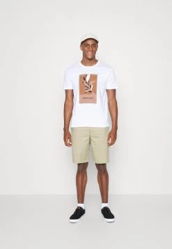 Pier One Hombre LEAF PRINT GRAPHIC T-SHIRT - Camiseta Estampada - White -Pier One Tienda b6bd5c3fadf148fd8bc26507bd04cb17