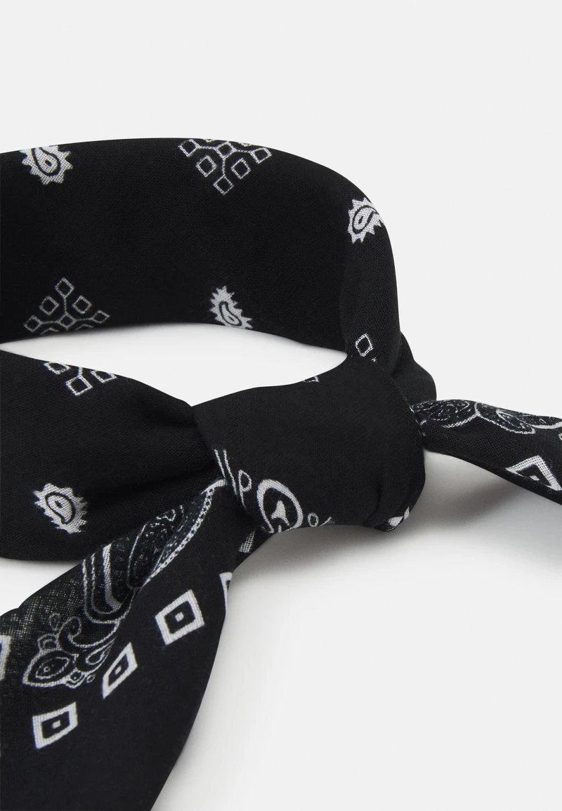 Pier One BANDANA UNISEX - Pañuelo - Black, Unisexo 4 Pier One BANDANA UNISEX - Pañuelo - Black, Unisexo - Imagen 2
