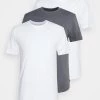 Pier One 3 PACK - Camiseta Básica - White/dark Grey, Hombre
