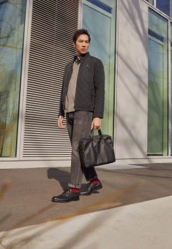 Pier One Hombre LEATHER - Zapatos Con Cordones - Black