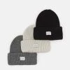 Pier One Unisexo 3 PACK UNISEX - Gorro - Black/dark Grey/off-white -Pier One Tienda f7e664873d7a4e8981097777ebd53a69